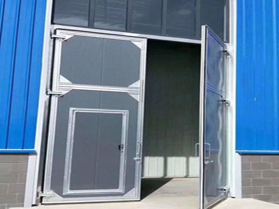 工業(yè)平開門特征